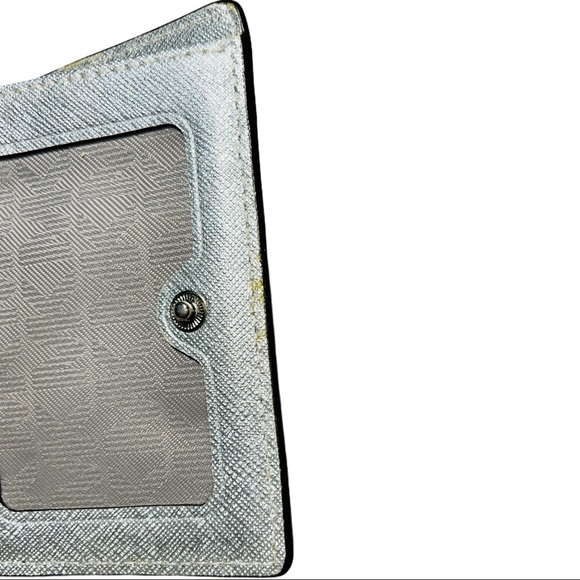Michael Kors Wallet Silver - Picture 6 of 10